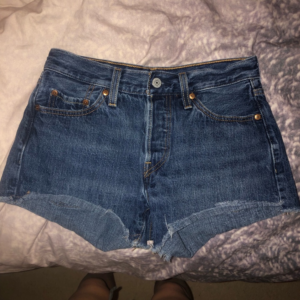 Levi 501 Cutoff Shorts 25 W